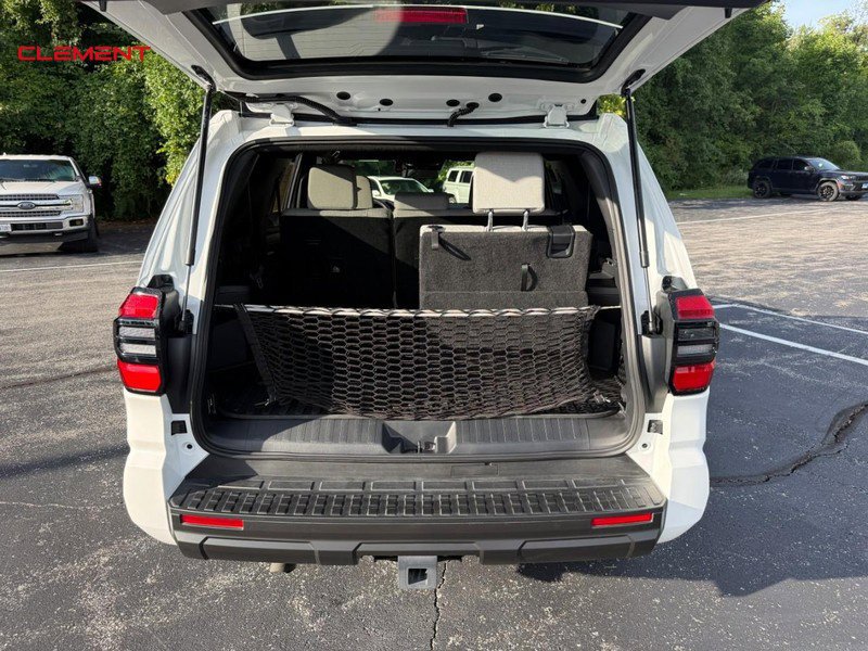 Used 2025 Toyota 4Runner SR5 AWD/4WD image 6
