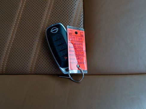 Used 2024 Nissan Pathfinder Platinum w/ Cargo Package image 40