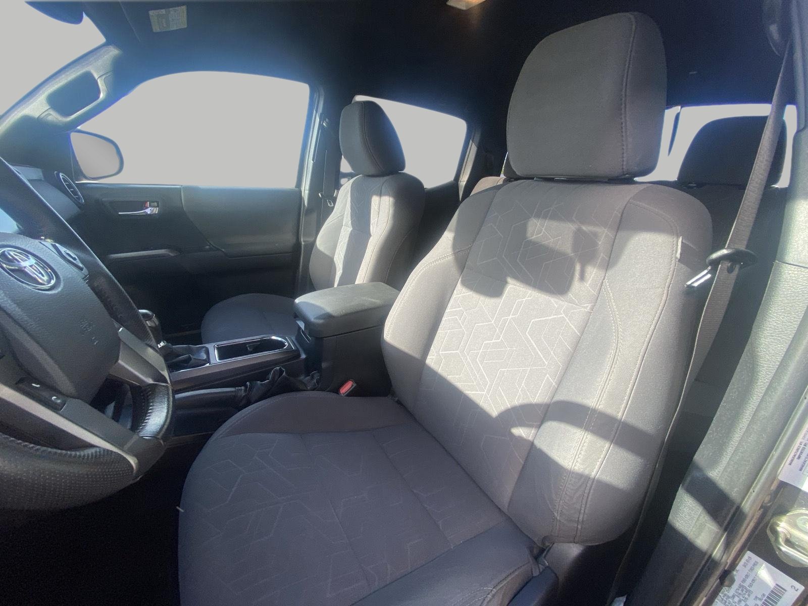Used 2019 Toyota Tacoma SR5 AWD/4WD image 11