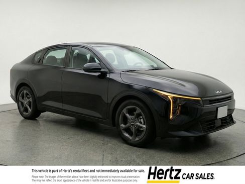 Used 2025 Kia K4 LXS image 1