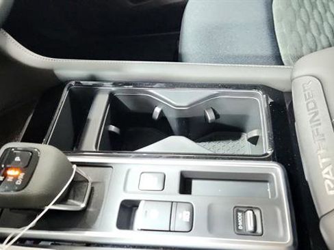 New 2025 Nissan Pathfinder SV image 16