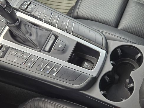 Certified 2020 Porsche Macan image 20
