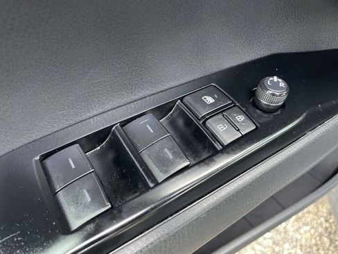 Used 2025 Toyota Camry LE image 17