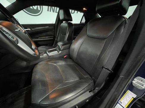 Used 2014 Chrysler 300 C AWD/4WD image 13