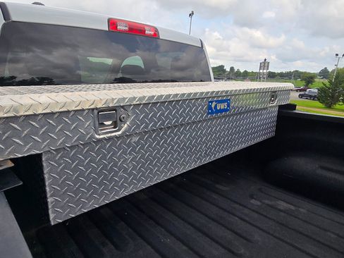 Used 2018 RAM 1500 Express w/ Express Value Package AWD/4WD image 17