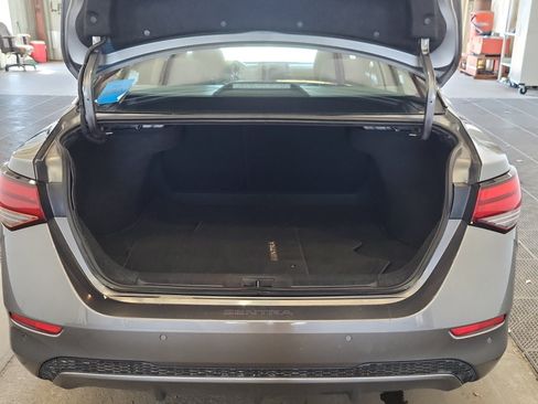 Used 2020 Nissan Sentra SV FWD image 14