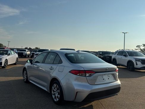 Used 2025 Toyota Corolla LE FWD image 13