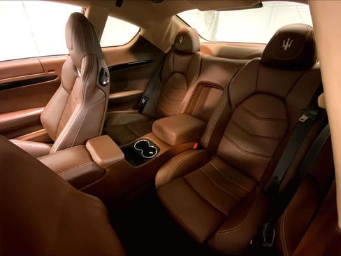 Used 2013 Maserati GranTurismo Sport image 20