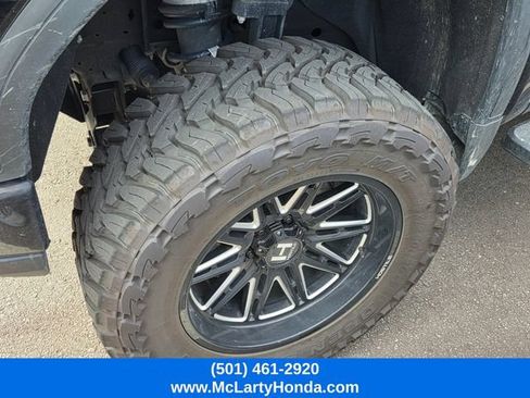 Used 2024 GMC Sierra 1500 Elevation w/ X31 Off-Road Package AWD/4WD image 9