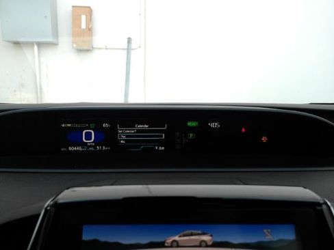 Used 2021 Toyota Prius Prime XLE image 36