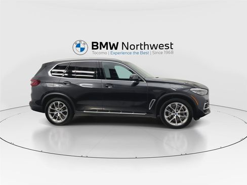 Used 2022 BMW X5 xDrive40i w/ Premium Package image 5