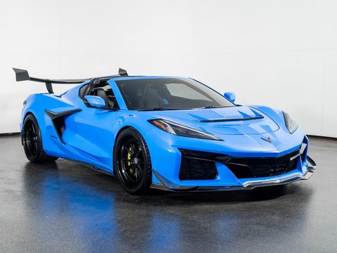 Used 2023 Chevrolet Corvette Z06 image 6