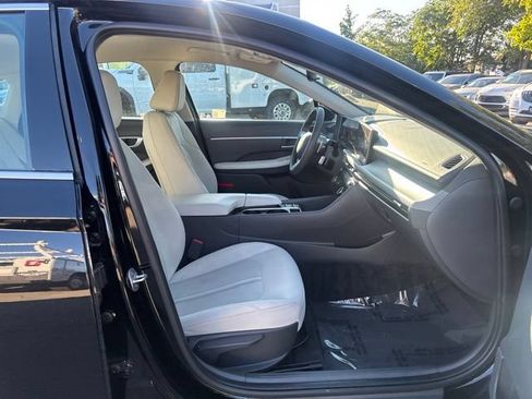 Used 2025 Hyundai Sonata SEL FWD image 39