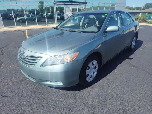 Used 2007 Toyota Camry LE FWD image 4