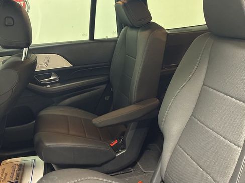 Used 2024 Mercedes-Benz GLS 450 4MATIC image 25
