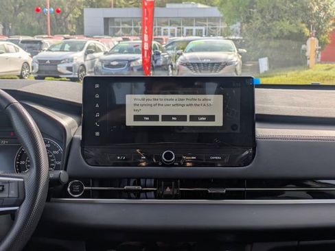 Used 2025 Mitsubishi Outlander ES image 17