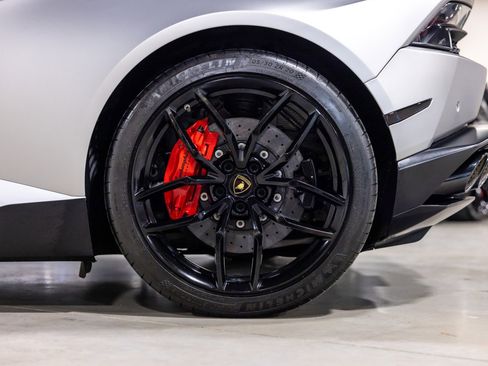 Used 2017 Lamborghini Huracan LP 610-4 Avio image 19