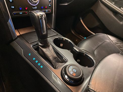 Used 2017 Ford Explorer Platinum image 26