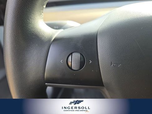 Used 2021 Tesla Model 3 Standard Range Plus image 26