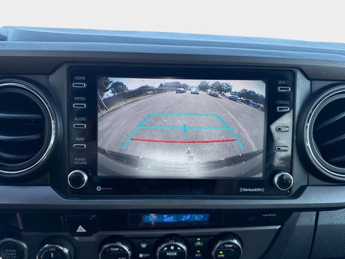 Used 2021 Toyota Tacoma TRD Off-Road AWD/4WD image 25