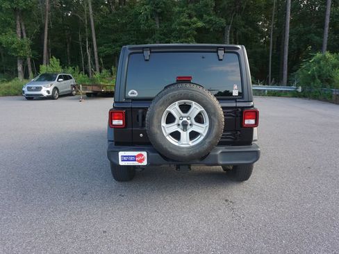 Used 2018 Jeep Wrangler Unlimited Sport S AWD/4WD image 18