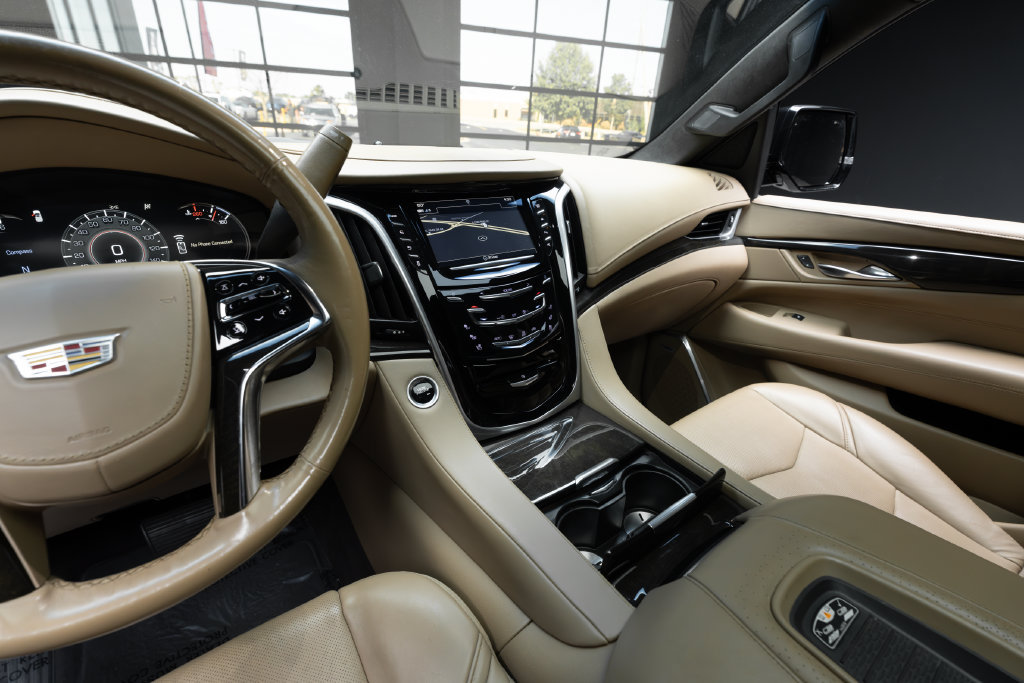 Used 2020 Cadillac Escalade Platinum AWD/4WD image 33