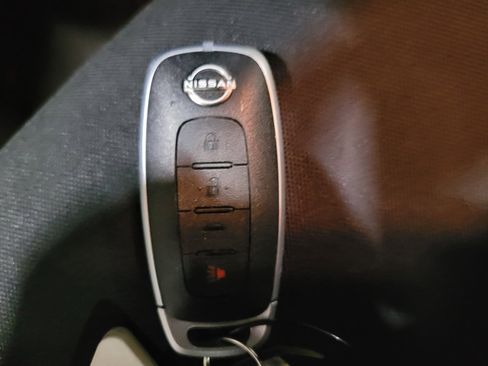 Used 2025 Nissan Versa SV w/ Trunk Package FWD image 32