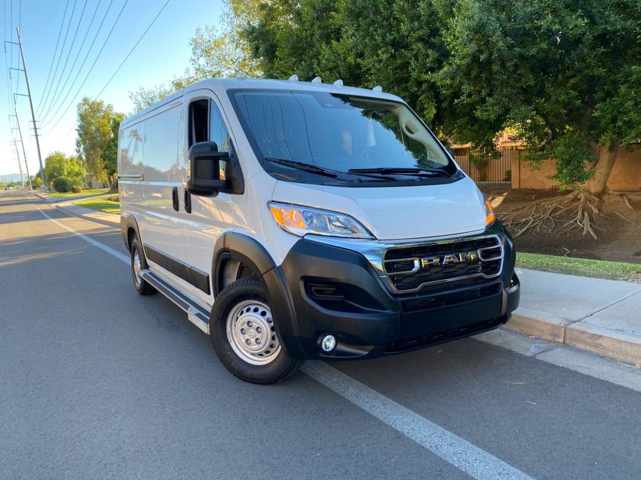 Used 2025 RAM ProMaster 2500 w/ U-Haul Equipment Group FWD image 4