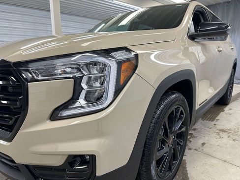 Certified 2023 GMC Terrain SLT w/ Elevation Edition image 39