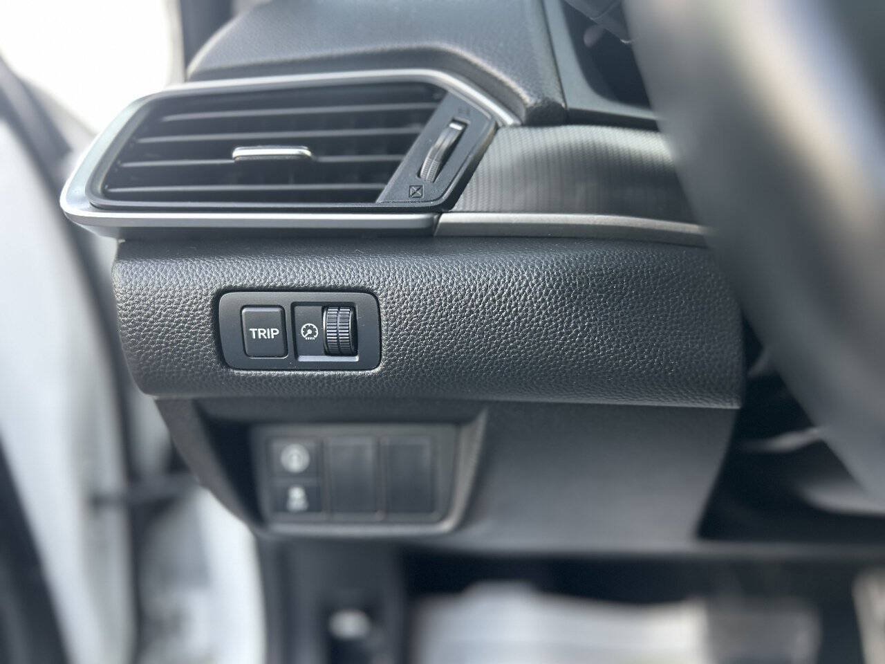 Used 2019 Honda Accord Sport image 11