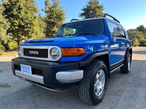 Used 2007 Toyota FJ Cruiser 4WD image 2