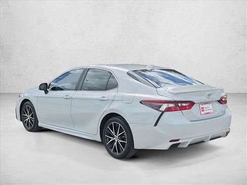 Used 2024 Toyota Camry SE w/ Convenience Package FWD image 8