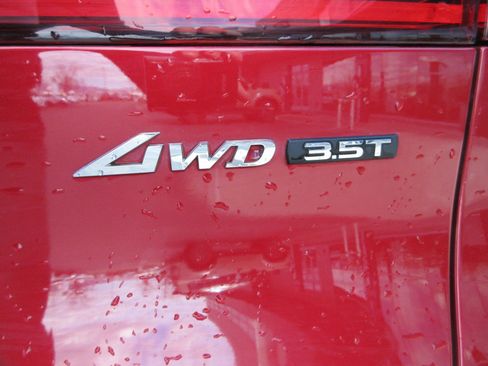 Used 2023 Genesis GV70 3.5T Sport w/ Sport Prestige Package image 9