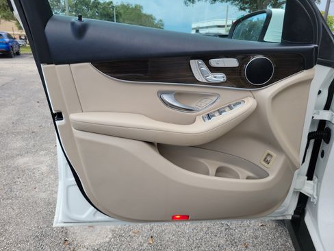 Used 2019 Mercedes-Benz GLC 300 image 13