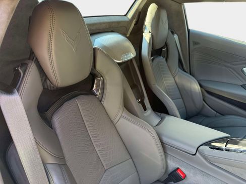 Used 2025 Chevrolet Corvette Z06 image 30