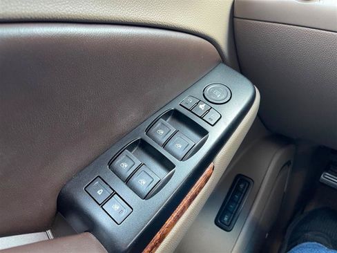 Used 2015 Chevrolet Suburban LTZ AWD/4WD image 17