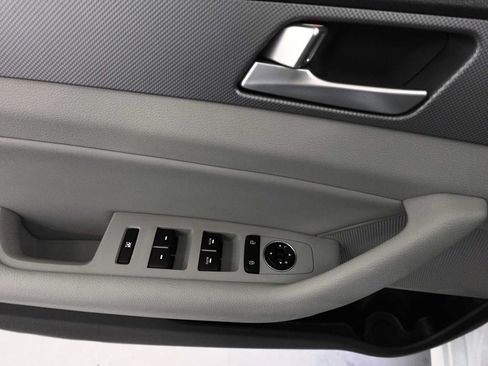 Used 2019 Hyundai Sonata Plug-In Hybrid FWD image 11