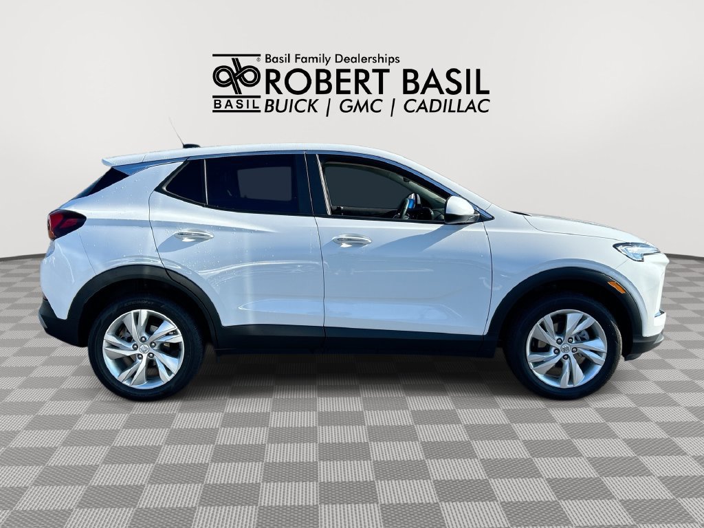 Used 2025 Buick Encore GX Preferred w/ Comfort Package AWD/4WD image 9
