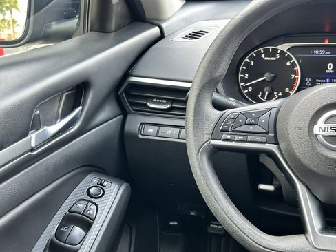 Certified 2022 Nissan Altima 2.5 SV image 13