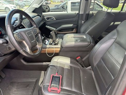 Used 2019 GMC Yukon XL Denali w/ Denali Ultimate Package AWD/4WD image 2
