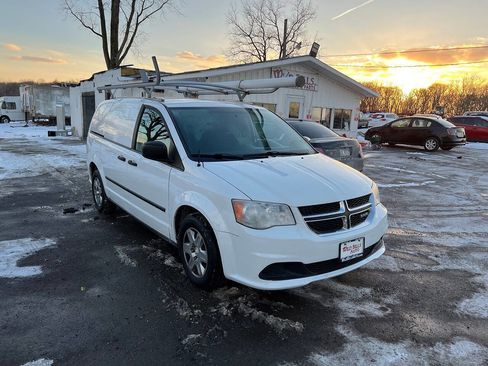 Used 2013 RAM C/V Tradesman image 3