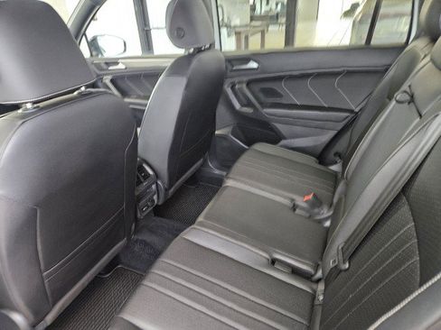 Used 2022 Volkswagen Tiguan SE R-Line AWD/4WD image 9