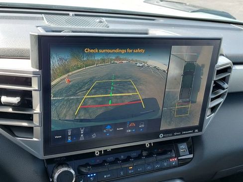 Used 2024 Toyota Tundra Limited AWD/4WD image 40