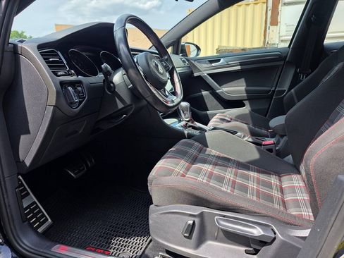 Used 2018 Volkswagen GTI SE FWD image 13