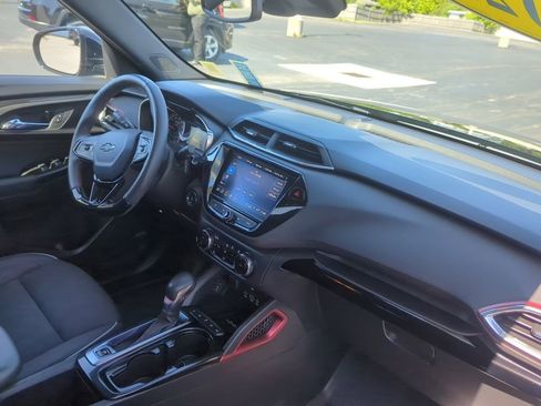 Certified 2022 Chevrolet TrailBlazer RS w/ Technology Package AWD/4WD image 13