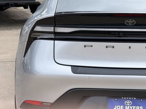 New 2026 Toyota Prius Plug-In Hybrid FWD image 10