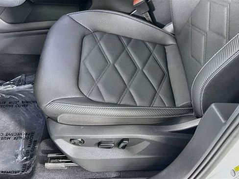 Used 2026 Volkswagen Atlas Cross Sport SE FWD image 19