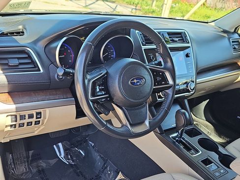 Used 2018 Subaru Outback 2.5i Limited image 16
