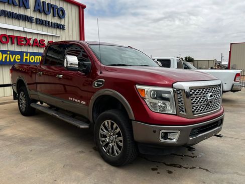 Used 2016 Nissan Titan Platinum Reserve RWD image 4