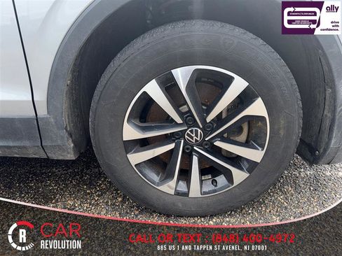 Used 2024 Volkswagen Tiguan S image 10